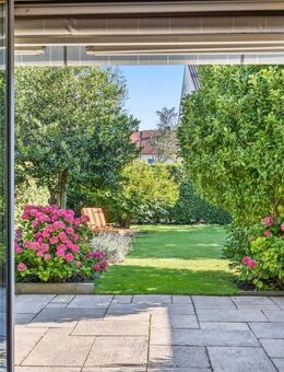 Bezugsfrei! Gepflegtes 6-Zimmer-Reiheneckhaus mit großem Garten in ruhiger Wohnlage. - München