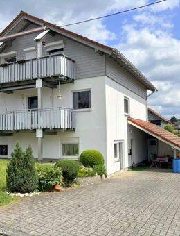 Sehr gepflegtes und modernisiertes 3 Familienhaus (voll vermietet) mit wunderschönem Garten in ruhiger Lage von Kölbi... - Kölbingen