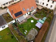 Einfamilienhaus mit separater Einliegerwohnung und Gartenidylle - Michelfeld