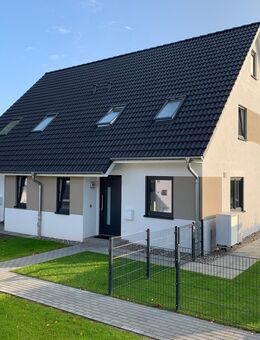 Neubau Wohhaus mit 2 Wohneinheiten in Lüdersdorf, KfW-55 ca. 105 m² Wfl. - Lüdersdorf