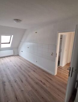 großzügige 2-Zimmerwohnung in zentraler lage von Döbeln, EBK gegen Zuzahlung möglich. - Döbeln