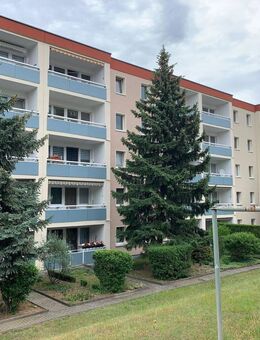 Zu verkaufen: Helle 2-Zimmer-Wohnung mit Balkon - Großenhain