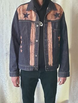 Designer Jeansjacke von Rick Taurus, Gr.M. für Sammler und Designliebhaber. Upcycling Jacke Projekt. In Top Zustand !! FP. 350€. - Bühl