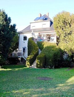 Hermann Immobilien: Gemütliches Einfamilienhaus im Villenstil mit großem Garten - Hanau (Brüder-Grimm-Stadt)