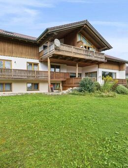 Bergblick, guter Zustand, besonderer Grundriss - 5-Zi.-ETW mit Stellplatz und zusätzlichen Optionen - Stephanskirchen