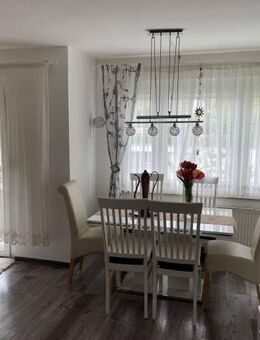 Schöne gepflegte 4,5 Zimmerwohnung inkl. großer Garage in guter Lage zu verkaufen! - Nürtingen