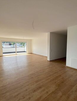 ERSTBEZUG - PENTHOUSE MIT FERNBLICK UND 2 TERRASSEN - Mühlhausen (Regierungsbezirk Oberpfalz)