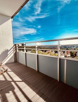 Elegante Etagenwohnung mit Panoramablick, zwei Balkonen und Aufzug! - Wuppertal