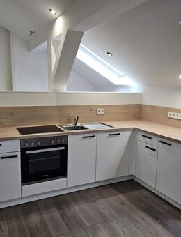 Charmante 2-Zimmer Dachgeschosswohnung mit großer Wohnküche - Ihr Investment in Barbing - Barbing
