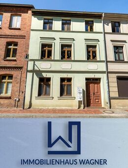 Zweifamilienhaus: Große frei werdende Wohnung mit kleiner vermieteten Einliegerwohnung - Rosenow