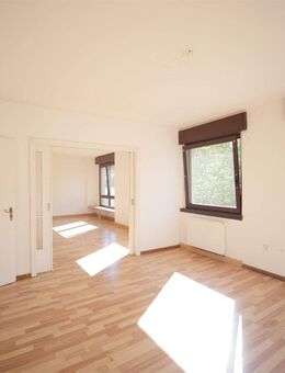 Helle 2-ZKB Erdgeschosswohnung mit Balkon - Neunkirchen (Saarland)