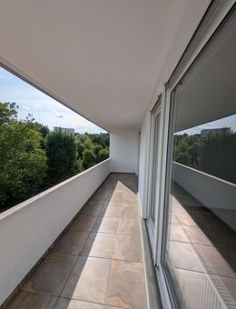 Freie-neu Renovierte 3-Zimmerwohnung mit großen Balkon & TG in 97076 Würzburg / Lengfeld - Würzburg