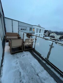 ***2 Zi.-Dachgeschosswohnung mit Einbauküche und Balkon!*** - Teublitz