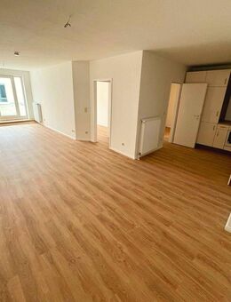 Trittau ruhig und zentral: frisch renovierte Atrium-3-Zimmer Wohnung mit Terrasse - Trittau