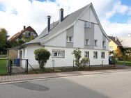 Einfamilienhaus - Freistehend. Ehemaliges Bauernhaus. Liebevoll gepflegt worden. Sofort einziehen. - Mönchweiler