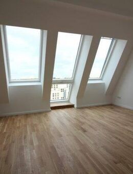 *Tolle ausgebaute Dachgeschosswohnung* Familienwohnung vis-á-vis Lietzensee - Berlin