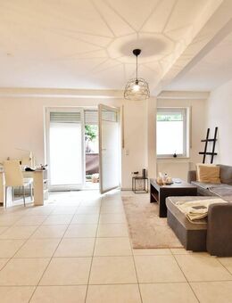 Großzügige 2-Zimmer-Wohnung mit Balkon in zentraler Lage von Steinfeld - Steinfeld (Oldenburg)