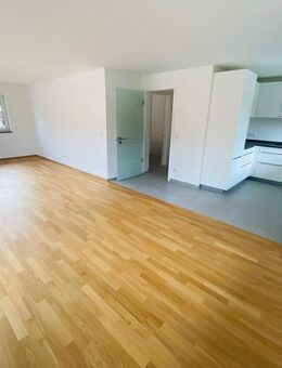 Moderne 4-Zimmer-Wohnung mit Einbauküche und Süd-Balkon in Aying-Großhelfendorf - Aying