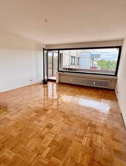 Einmaliger Blick über Bochum - Renovierungsbedürftige 3-Zi-Wohnung in Uninähe mit TG-Stellplatz - Bochum