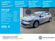 VW Golf, 1.5 TSI VIII Life CD1X, Jahr 2020 - Frankfurt (Main)