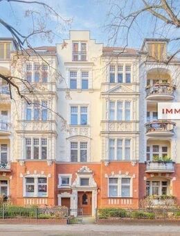 IMMOBERLIN.DE - Schöne Lage! Großzügige Stuck-Altbauwohnung mit ruhiger Loggia - Berlin
