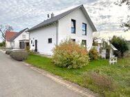 Unser Platz im Grünen! Modernes Einfamilienhaus in ruhiger Siedlung - Willanzheim