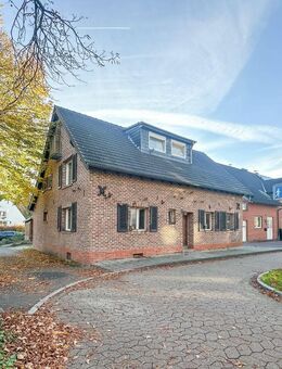 Modernisierte Hülle, sanierungsbedürftiger Kern - freistehendes Einfamilienhaus mit extra Grundstück - Düsseldorf