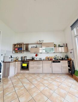 5 Zimmer-Wohnung / 2 Balkone in der schönen Mozartstraße mit Einbauküche - Schwerin