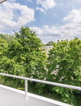 Schicke Wohnung / Balkon / Aufzug - Chemnitz