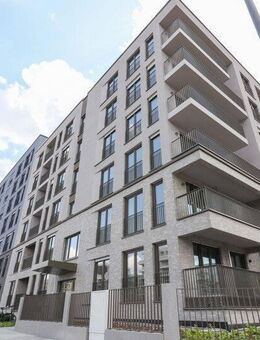 Penthouse-Genuss mit sonnigem Balkon und moderner Wohnküche - stilvoller Lebensraum über den Dächern - Frankfurt (Main)