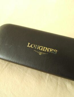 Brillen Etui "LONGINES", schwarz *NEU* Stabil gearbeitetes, schwarzes Brillenetui. Oberfläche fein genarbt, wie Leder. Innen: wie Samt, grau. Länge 15,5 cm. Breite 6 cm. KEINE Kratzer, KEINE Schrammen, NICHT benutzt ! - Bad Oeynhausen