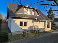 Charmantes Wohnhaus in ruhiger Lage mit großzügigem Grundstück und Doppelgarage in Gablenz - Gablenz