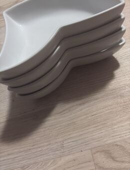 Verschenke wegen Umzug Teller ,Suppenteller ,Gläser und Tassen ,Becher .Töpfe Vasen Dekoration usw. . - Sulzbach-Rosenberg