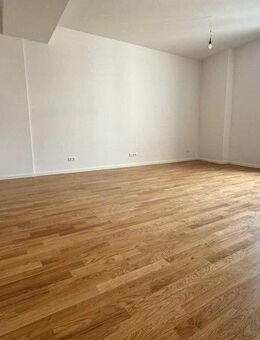 Sofort einziehen! 2-Zimmer-Erstbezug mit Einbauküche und Wannenbad - Halle (Saale)