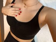 Sex-Chat mit einer Studentin / w/22 - NUR ONLINE - Aachen