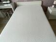 Bett mit Matratze und hochwertigem Lattenrost (1,4m) in 04299