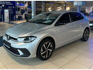 VW Polo, 1.0 l TSI Life, Jahr 2022 - Berlin