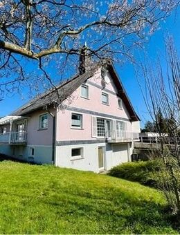 Mit großem Garten: Repräsentatives, lichtdurchflutetes Einfamilienhaus in ruhiger Wohnlage von Gießen-Lützellinden - Gießen