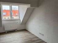 Besichtigung Samstag 17.5.25 um 10:45 Uhr! Moderne 2 Zimmer-Dachgeschoß-Wohnung! - Nürnberg