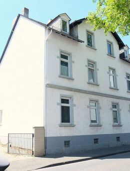 Frankfurt Höchst! Mehrfamilienhaus mit 4 Wohnungen und einer Praxis. - Frankfurt (Main)