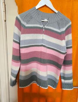 Super weiche Strickjacke Gr 40/42 - Neumünster