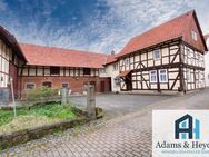 PREISREDUKTION! Idyllische Hofanlage mit Wohnhaus, großer Scheune, Stallungen und Weideland in Weißenborn-Rambach - Weißenborn (Hessen)