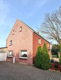 Hamm-Uentrop, ein beindruckendes Haus mit 2 Garagen und sehr großem Garten in Kanalnähe. - Hamm