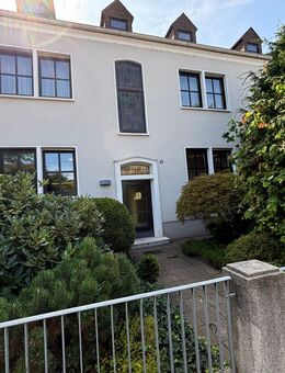 Zweifamilienhaus mit Garten in zentraler Lage von Saarlouis-Fraulautern - Saarlouis