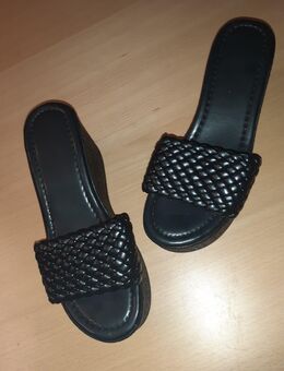 Schwarze Plateau Wedges, Gr. 40 ausgezeichner, passen aber bei 39 - Bogen