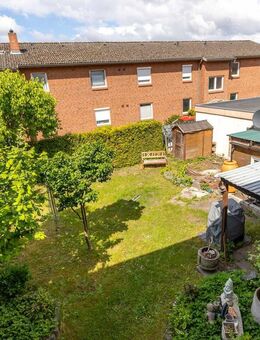 Zentral gelegene 4-Zimmer-Wohnung mit Gartenanteil und Stellplätzen in Lüneburg - Lüneburg