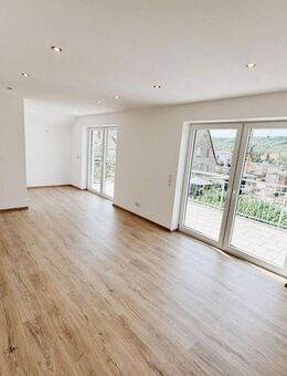 Helle Maisonette Wohnung mit Balkon (möbliert) - Eibelstadt