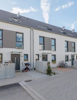 Zentrales Neubau Reiheneckhaus mit großzügigem Grundstück - Burglengenfeld