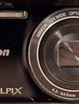 Nikon Coolpix S6600 mit Zubehör - Brechen