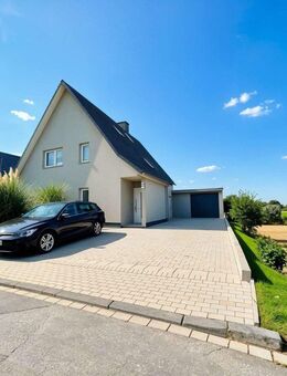 Exklusives Einfamilienhaus mit Pool und großem Garten am Feldrand - Rheinberg